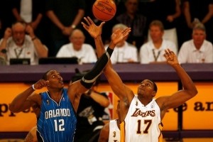 英超直播-杨毅旧言论：霍华德排不进历史中锋前十 大帝&amp;约基奇都比他强