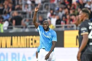 迪马：卢卡库至少停赛3个月，那不勒斯将重返转会市场寻找1名前锋