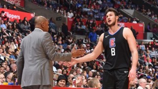 足球赛程-拒绝快艇！加里纳利投奔雄鹿 字母哥冲冠更有戏？